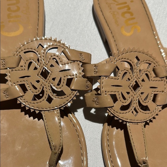 Circus by Sam Edelman Tan Thong Sandals - Picture 2 of 5